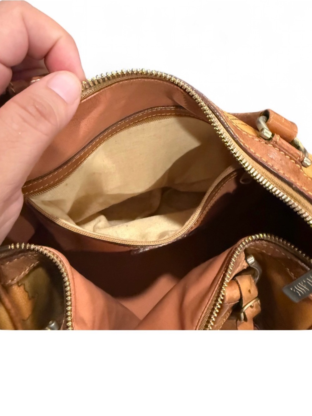 Alviero Martini Bag - Picture 6 of 7